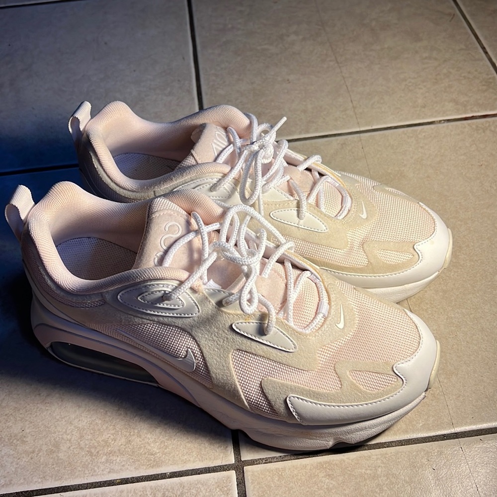Nike air max 200 women’s sneaker, size 9